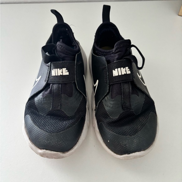Nike Black and White Slip-On Shoes - Picture 1 of 3